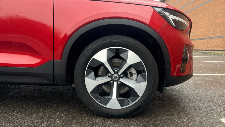 Volvo XC40 2.0 B4P Plus Dark 5dr Auto Petrol Estate